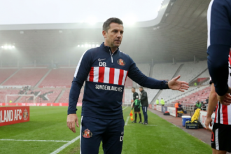 Des Buckingham leaves Oxford United to lead Sunderland