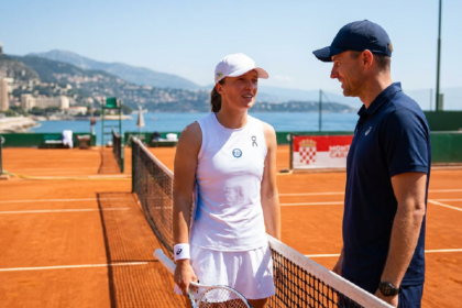 Iga Swiatek confirms new coach as Monte Carlo list grows