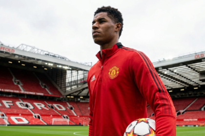 Marcus Rashford rejects Barcelona interest to stay at Man Utd