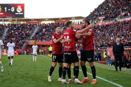 Real Mallorca beat Real Madrid to hand Barcelona title gift
